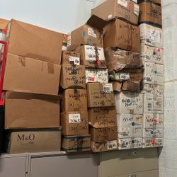 T SHIRTS ALL KINDS APROX 700 Pieces 