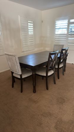 Dinning Table For Sale