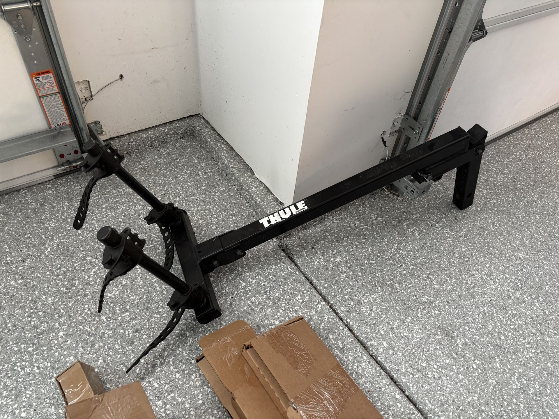 2 Bike Thule Hitch Rack - Good Condition