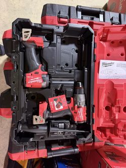 Milwaukee Fuel M18 Drill Kit