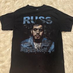 Men’s shirt size small