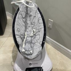 4 Moms Mamaroo