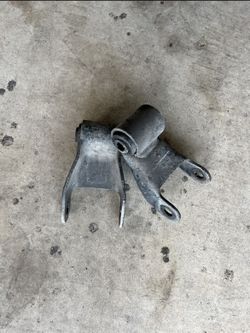 Shackles GMC/Chevy 99 And UP