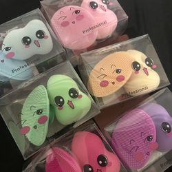 Beauty Blender With Cleaning Scrub 