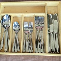 37 piece Brandani Italy stainless steel cutlery set.