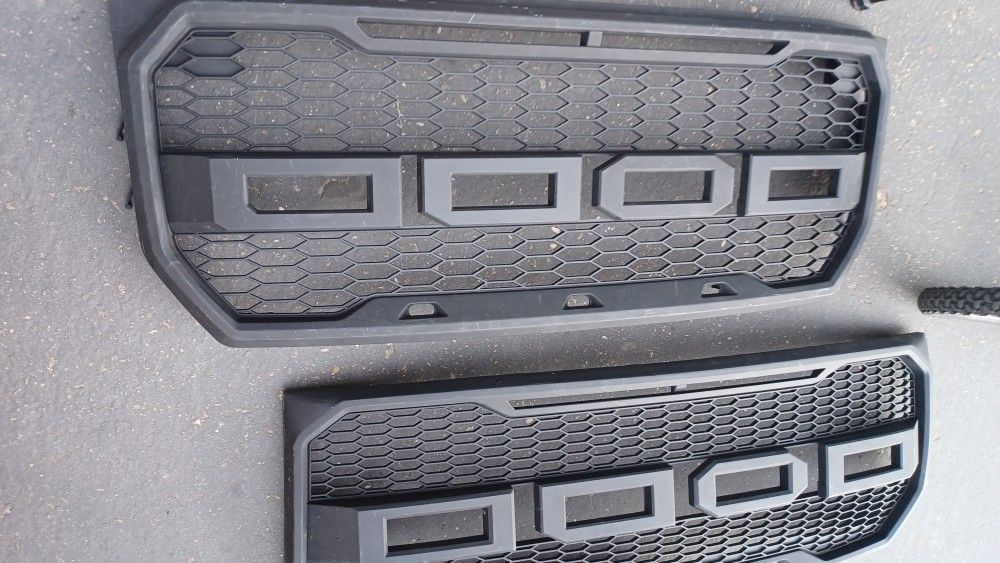 AUTO PARTS FRONT GRILLS FORD