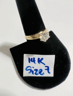 14K Solid Gold Wedding Ring CUBIC ZIRCONIUM STONES Size 7