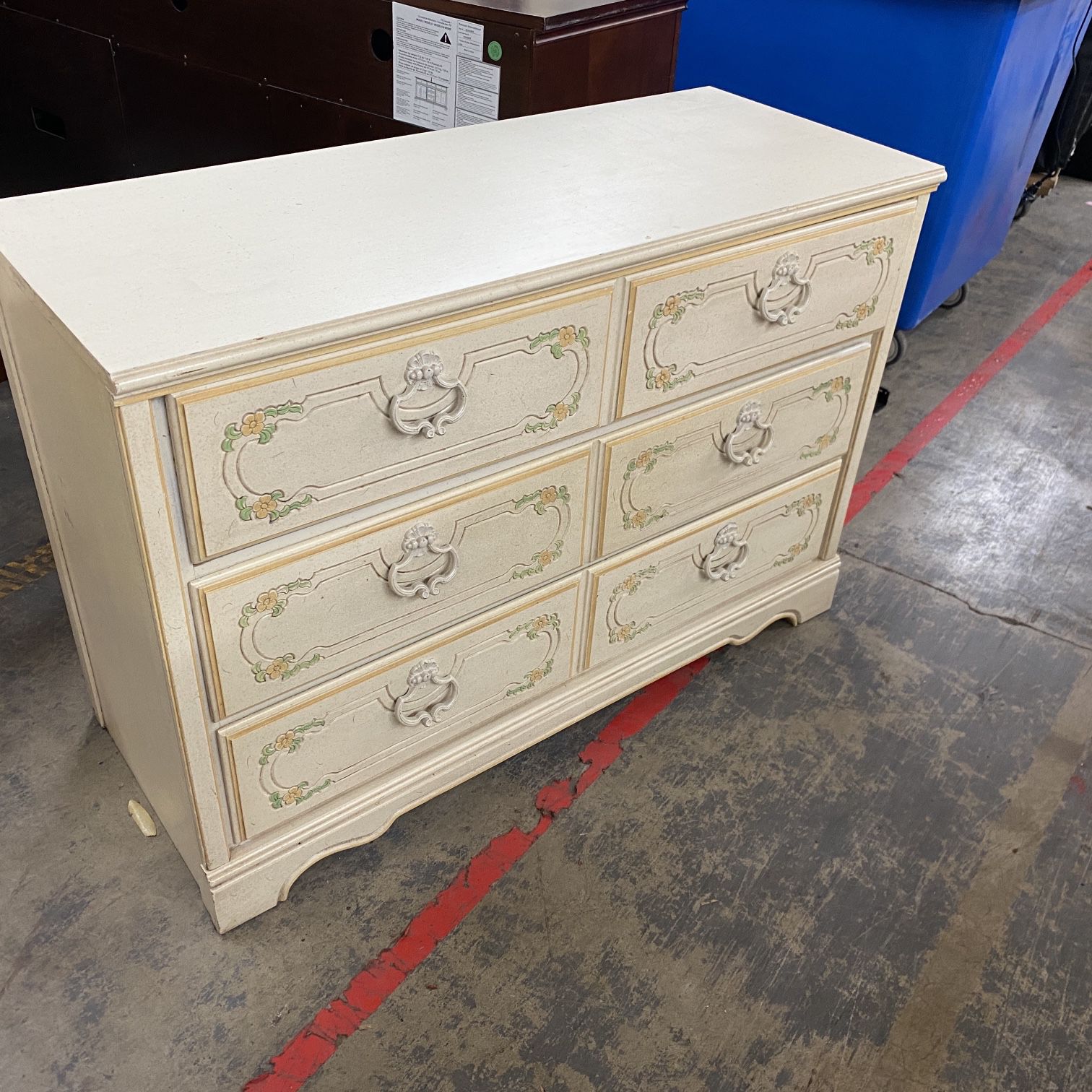 Ornate Floral Design Off White 3 Drawer Dresser (loose drawers)