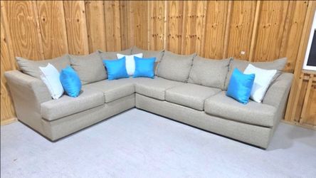 Gorgeous Sofa Brand New Condition Super Clean And Comfortable