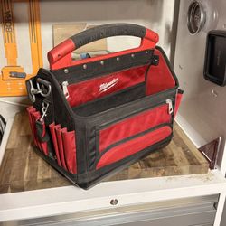 Milwaukee Pack Out Tool Bag