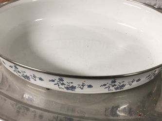 Baking Dish And Strainer