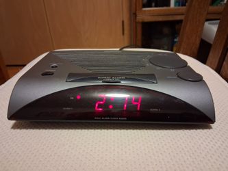 Vintage Magnavox Digital Clock Radio