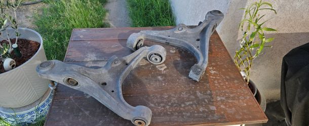 2008 Cadillac STS Left and Right Lower Arms