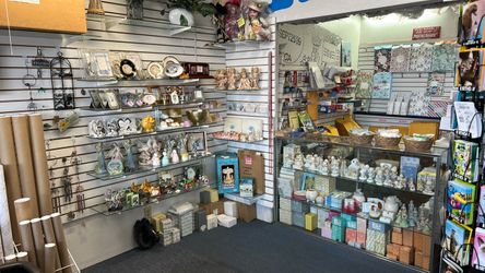 ASSORTED FIGURINES
