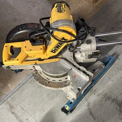 DEWALT DW717 10in Double-Bevel sliding compound miter saw, WITH Hercules 550lb mobile folding miter saw stand.