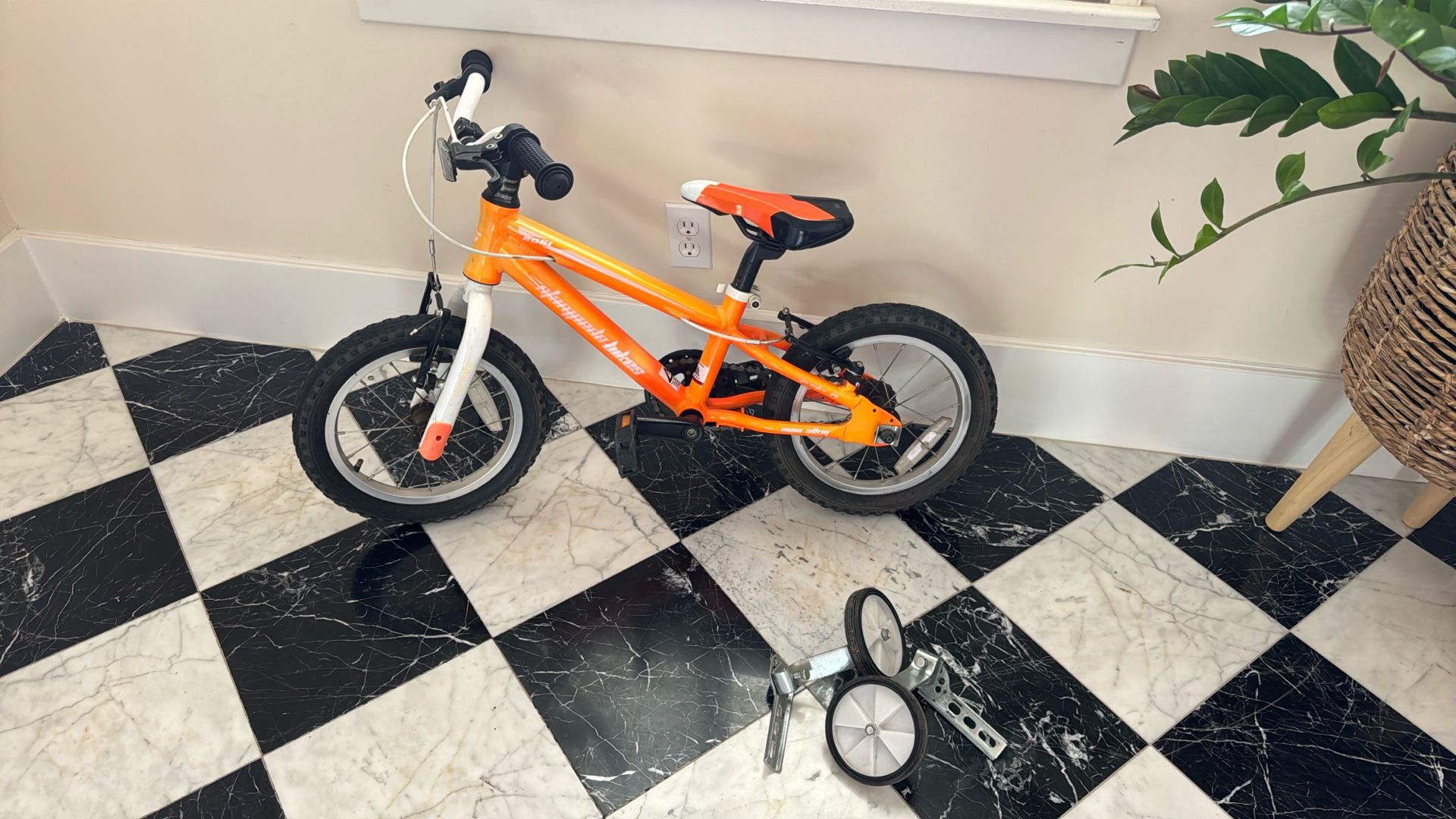 14 inch Stampede bike with removable training wheels