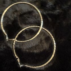 hoop earings