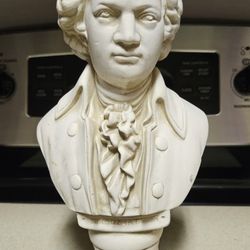 bust of classical composer Wolfgang Amadeus Mozart. 