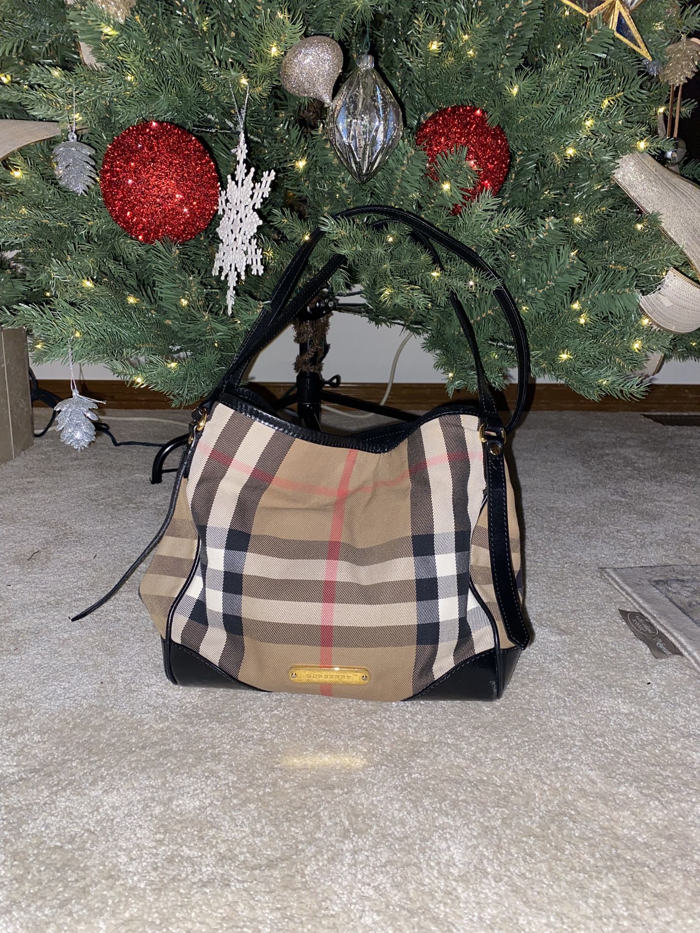 Burberry purse