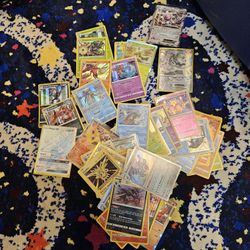 1,000 Pokemon Cards W/ Holos