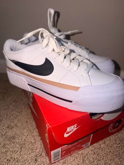 Nike Court Legacy Fit women's size 7