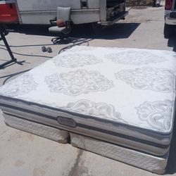 King Beautyrest Mattress And Box Spring 
