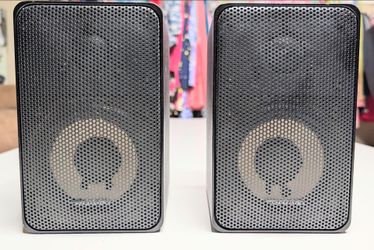 2 Realistic Minimus-7 Bookshelf Speakers # 40-2030B, 40W, 8 Ohms - Black 

Made in Japan

These speakers have been tested, they work and sound great.