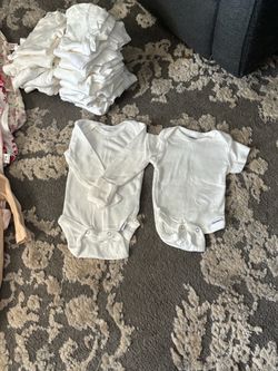 Undershirts newborn 0/3 mos