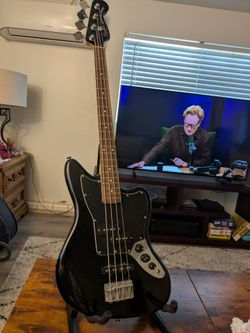 Squier Jaguar Bass
