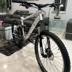 TREK EX9 full suspention