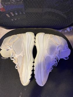 Yeezy Boots 8.5 Negotiable price