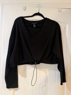 Forever 21 Black Cropped Knit Sweater