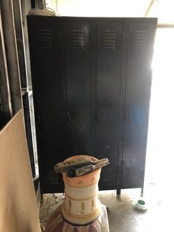 Locker set