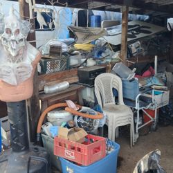 BUNCH of Random stuff for sale .. cheap !. All weekend !. DAY & NIGHT SALE 🥳😁
Starting now Friday 9 pm
