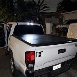 16-25 5ft
Short Box Hard Folding
Truck Bed Tonneau Cover
Tri Fold Style