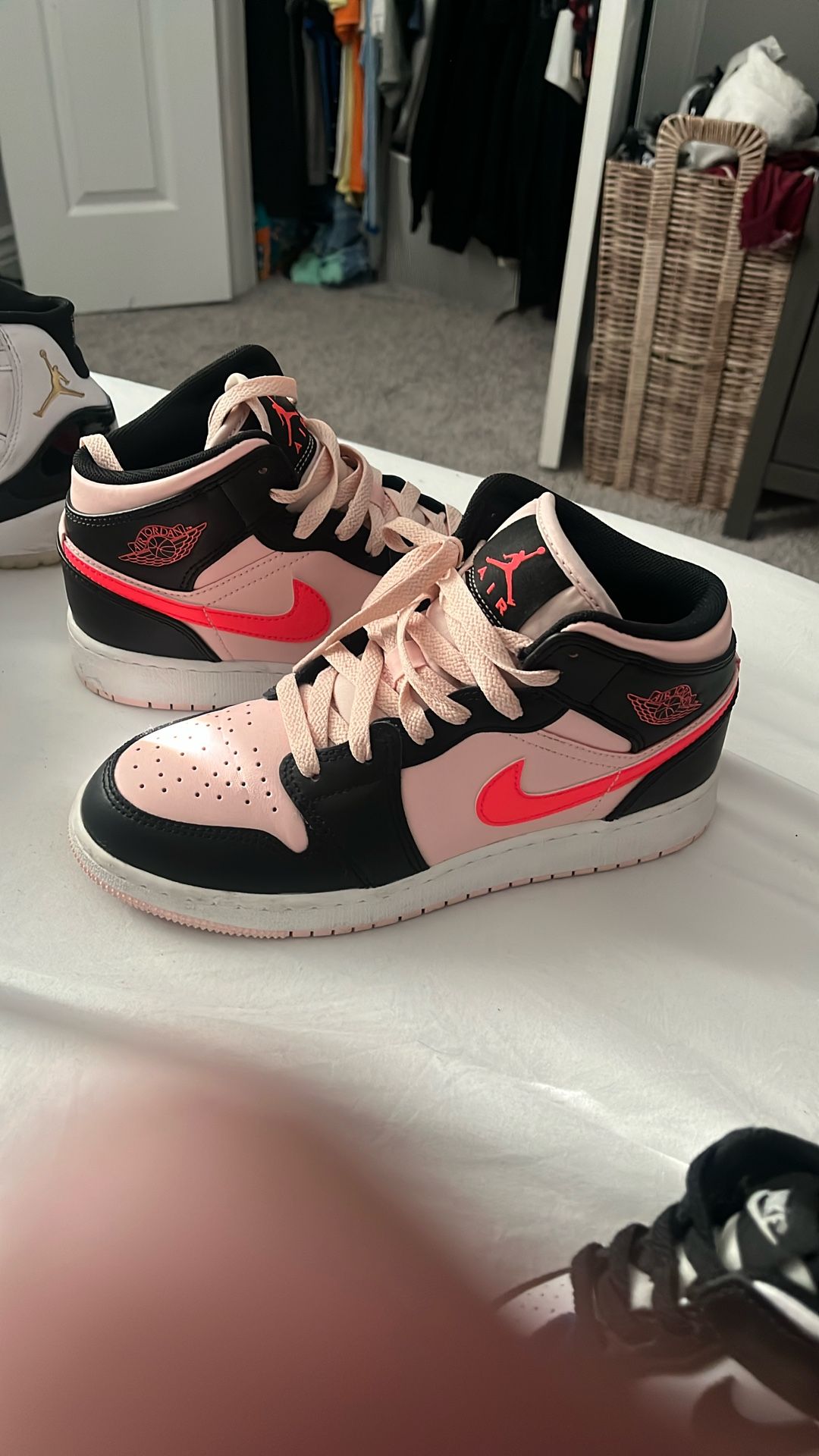 Jordan 1 Mid