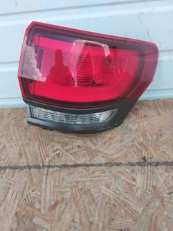 2014-2022 Jeep Grand Cherokee Rear Taillight 