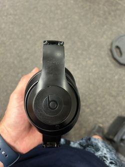 Beats (Studio) With Case And Charger