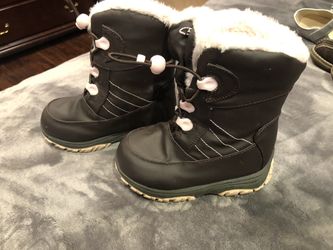 Girls snow boots size 8