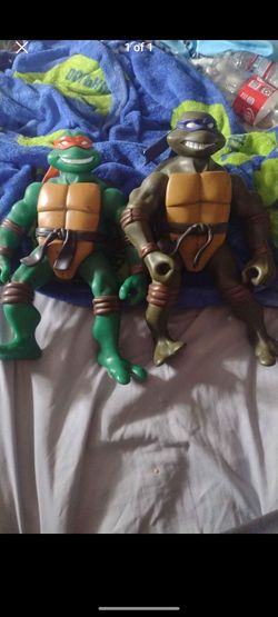 2 Vintage TMNT 2003 Figures