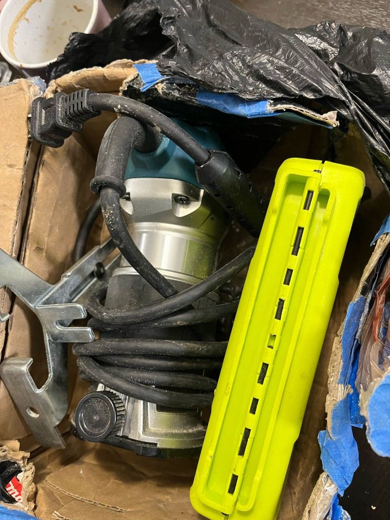 Tools And Other Items ... Erramienta Y Otras Cosas