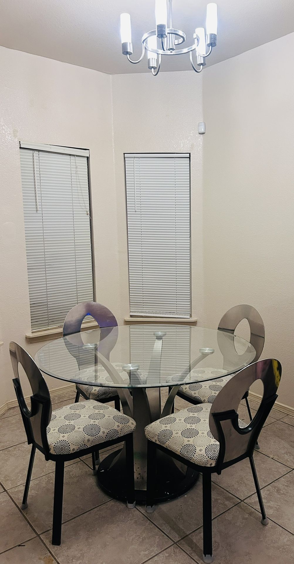 Dinning/Living Room Table Set (8 pieces)