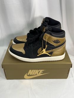 AIR JORDAN 1 RETRO HIGH OG BLACK/METALLIC GOLD-SAIL