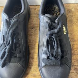 Tennis Shoes