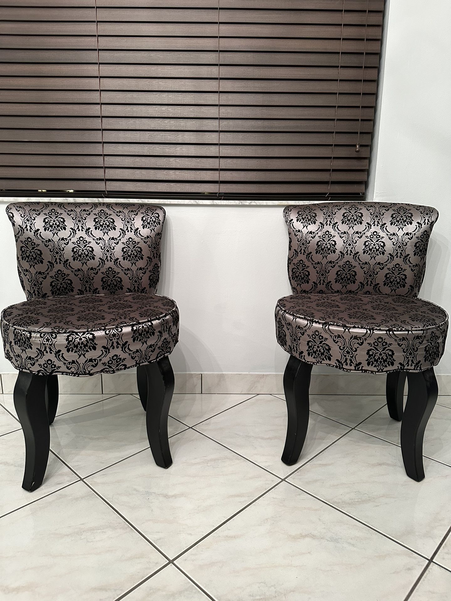 Set Of 2 Damask Pattern Chairs Black And Silver 
