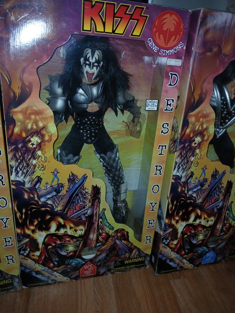Kiss Dolls