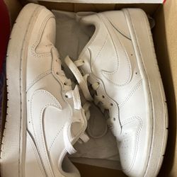 White Nike Court Borough