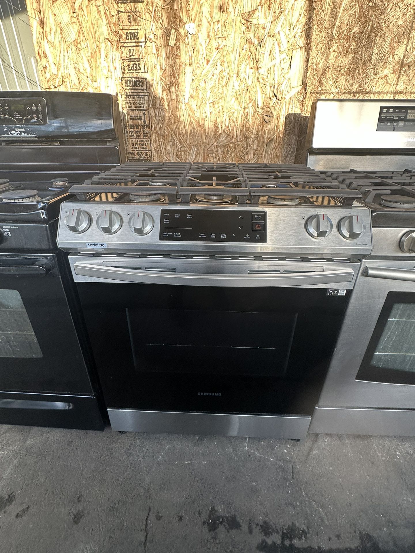Silver Samsung 5 Burners Stainless Steel Gas Stoves We Deliver And Install🚚👨🏻‍🔧