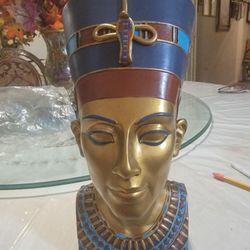 Bust of Nefertiti Egyptian Statue Heavy Resin.