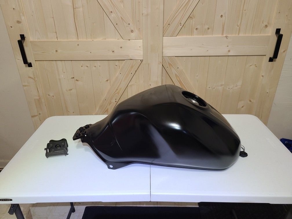 Suzuki SV650 03-07 Motorcycle Fuel Tank